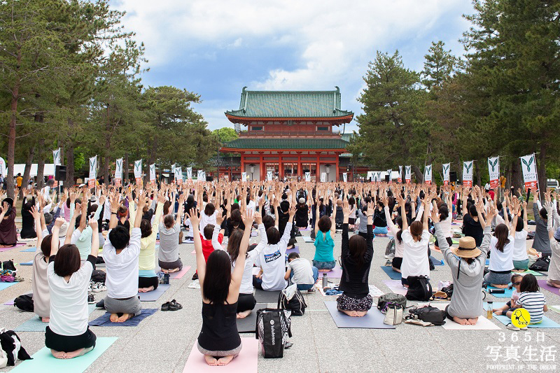 京都ヨガ 2019 in 平安神宮前参道