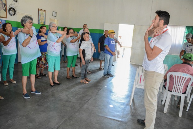 1ª Feira de Cidadania e Saúde da Pessoa Idosa recebe dezenas de pessoas em Santa Cruz do Capibaribe