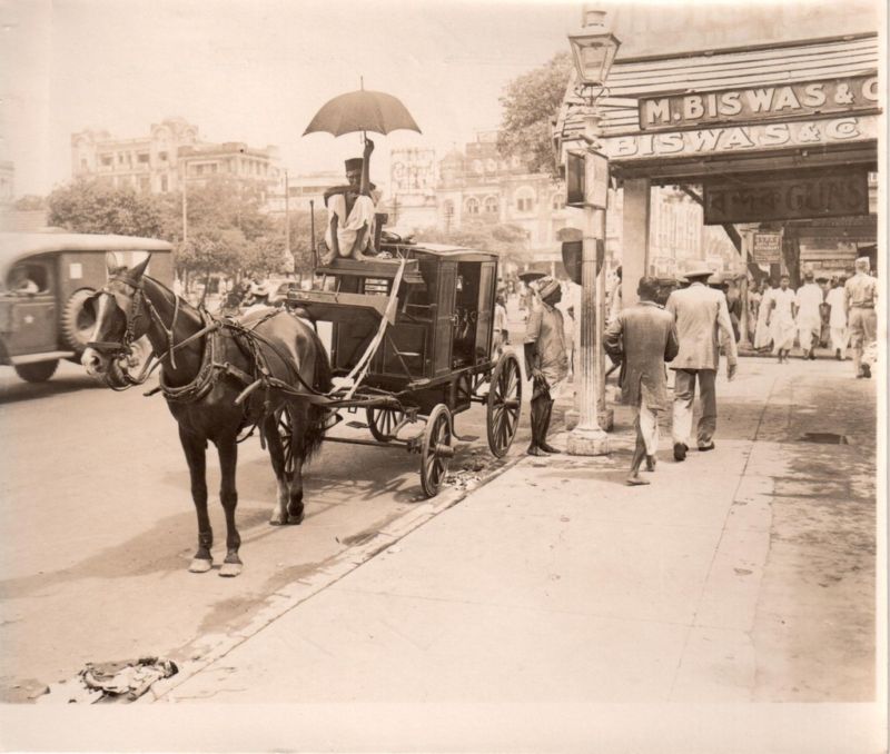 Horse Coach Waiting for Passenger in a Busy Street - Calcutta (Kolkata) 1940's