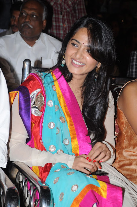 anushka at mogudu movie audio launch, anushka new actress pics