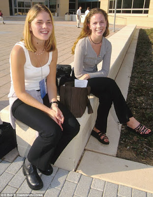 Jenna and Barbara Bush, twin daughters of US President George W. Bush.