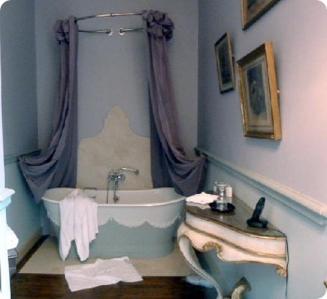 bathtub-in-our-room-at