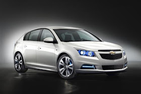 Spy shots enabled Chevrolet Cruze hatchback details 2011 2012