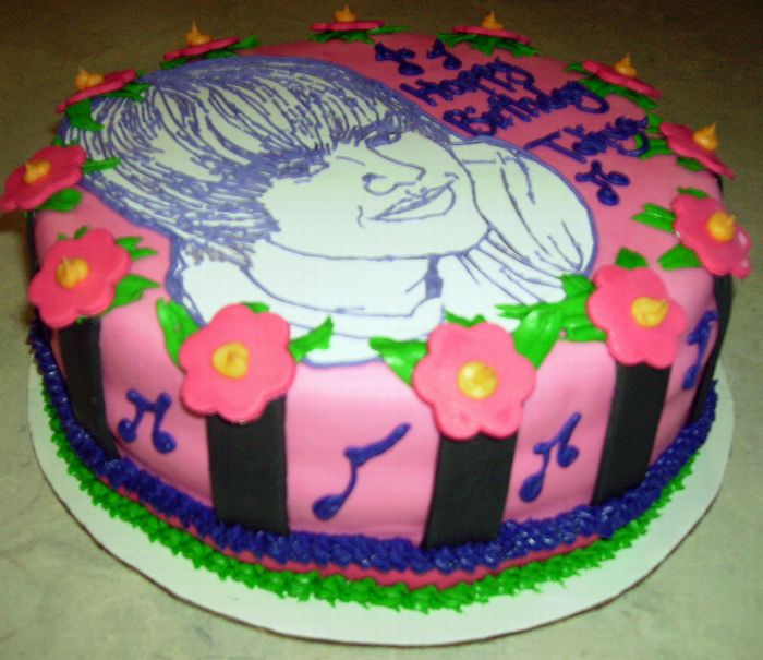 justin bieber cake pics. Justin Bieber Birthday Cakes