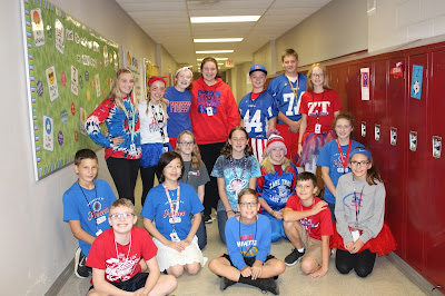 Thursday Spirit Week - Zane Trace Spirit Day, Students dressed in Zane Trace school spirit gear