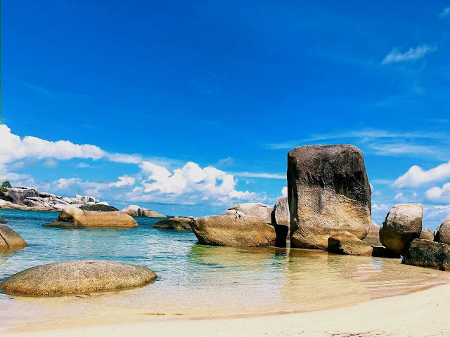 foto pantai tanjung tinggi laskar pelangi