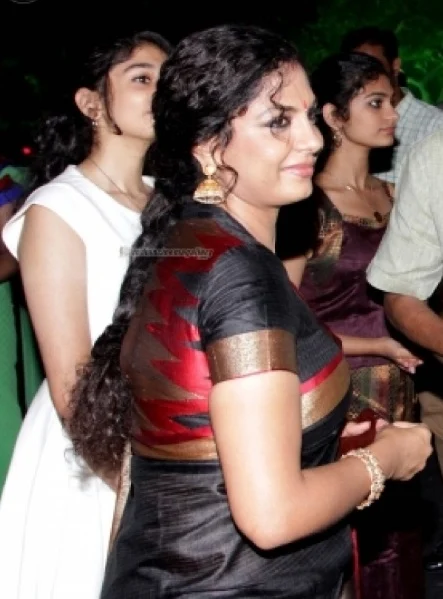Sandra Simon Malayalam Tv Serial Actress in saree