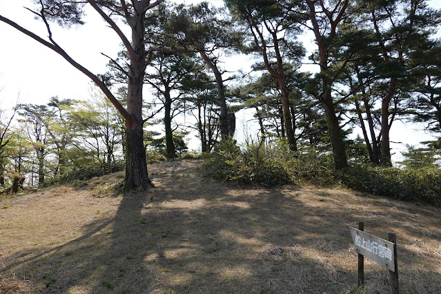 鳥取県東伯郡琴浦町山川　船上山行宮之碑