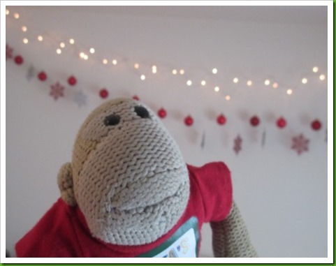 Festive bedroom garlands Festive bedroom garlands