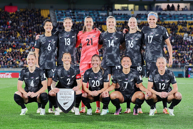 SELECCIÓN DE NUEVA ZELANDA FEMENINA. Temporada 2022-23. Malia Steinmetz, Rebekah Stott, Victoria Esson, Katie Bowen, Jacqui Hand, Hannah Wilkinson. CJ Bott, Ria Percival, Indiah-Paige Riley, Ali Riley, Betsy Hassett. SELECCIÓN DE NUEVA ZELANDA FEMENINA 0 🆚 SELECCIÓN DE FILIPINAS FEMENINA 1 Martes 25/07/2023, 7:30 horas (17:30 hora local). IX Copa Mundial Femenina de la FIFA Australia/Nueva Zelanda 2023, Grupo A, jornada 2. Wellington, Nueva Zelanda, estadio de Regional: 32.357 espectadores. GOLES: ⚽0-1: 24’, Sarina Bolden.