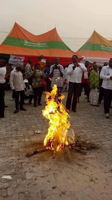 PDP youths held a broom burning ceremony yesterday in Edo state shortly after President Buhari left for Abuja.