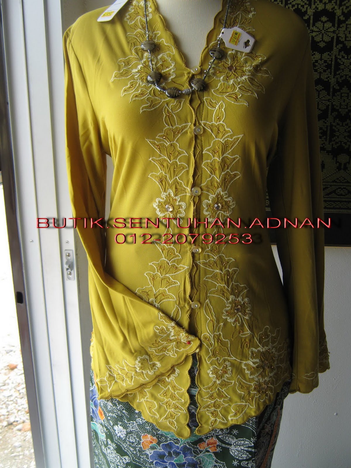 BUTIK SENTUHAN ADNAN 012 2079253 Baju Kebaya Singkat 