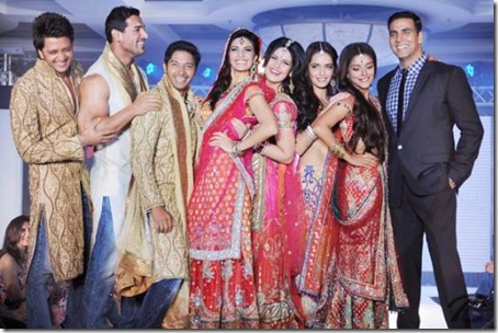 Housefull-2-star-cast-walk-the-ramp