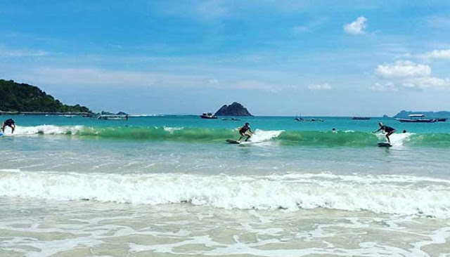 Menikmati Keindahan Pantai Selong Belanak Di Pulau Lombok