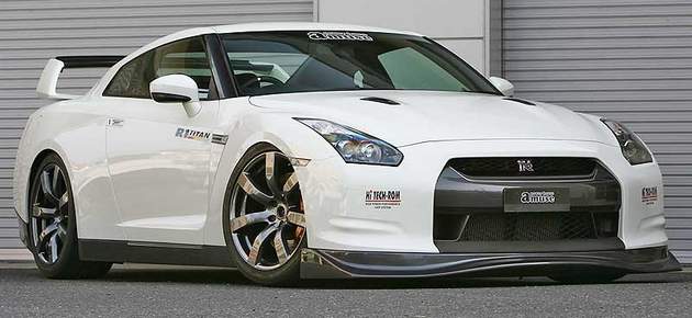 It is the world famous porsche killer NISSAN GTR XD