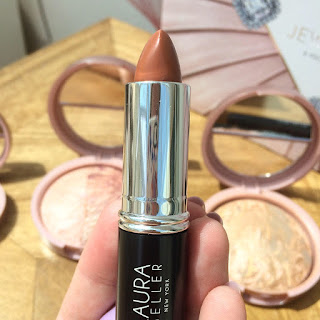 Laura Geller lipstick in shade Vista