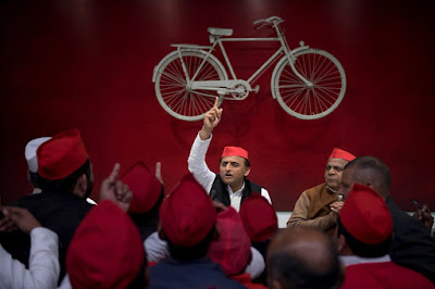 akhilesh yadav, samajwadi office, press conference, akhilesh yadav media byte at sp office lucknow, akhilesh bhaiya lucknow news