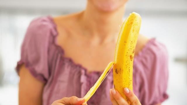 fakta pisang adalah buah beri