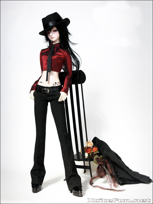 GOTHIC DOLL