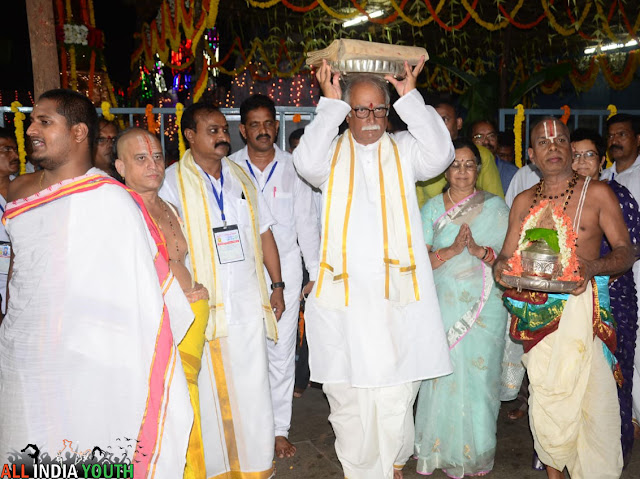 Pusapati Ashok Gajapathi Raju Praying to God