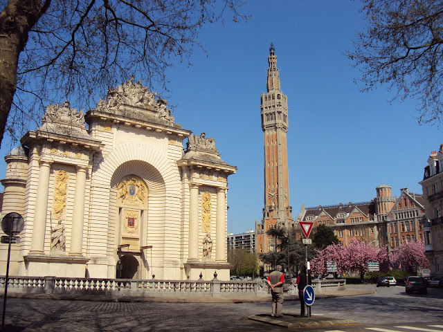 Porte de Paris e a Mairie de Lille ao fundo - Norte - Nord pas de Calais - França