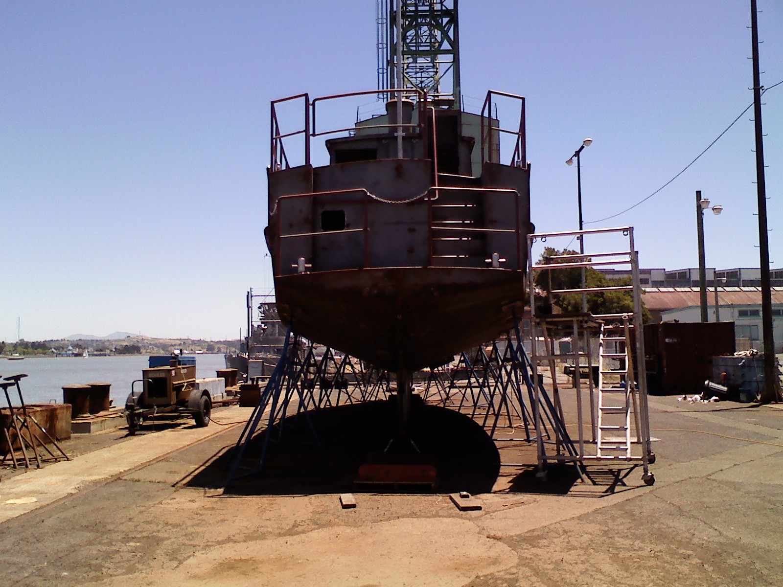 building koloa kama hele: boat stands