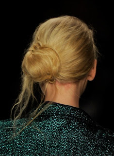 The chic hairstyles for Christmas 2012