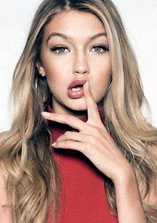 most tempting image of gigi's that will fall in love with her