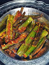 http://vegindiangoodfoodmenu.blogspot.in/2014/09/tava-bhindi-masala-fry.html