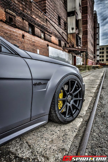 mercedes benz c 63 yellow brakes