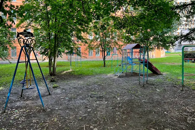 территория Тимирязевской академии, детская площадка
