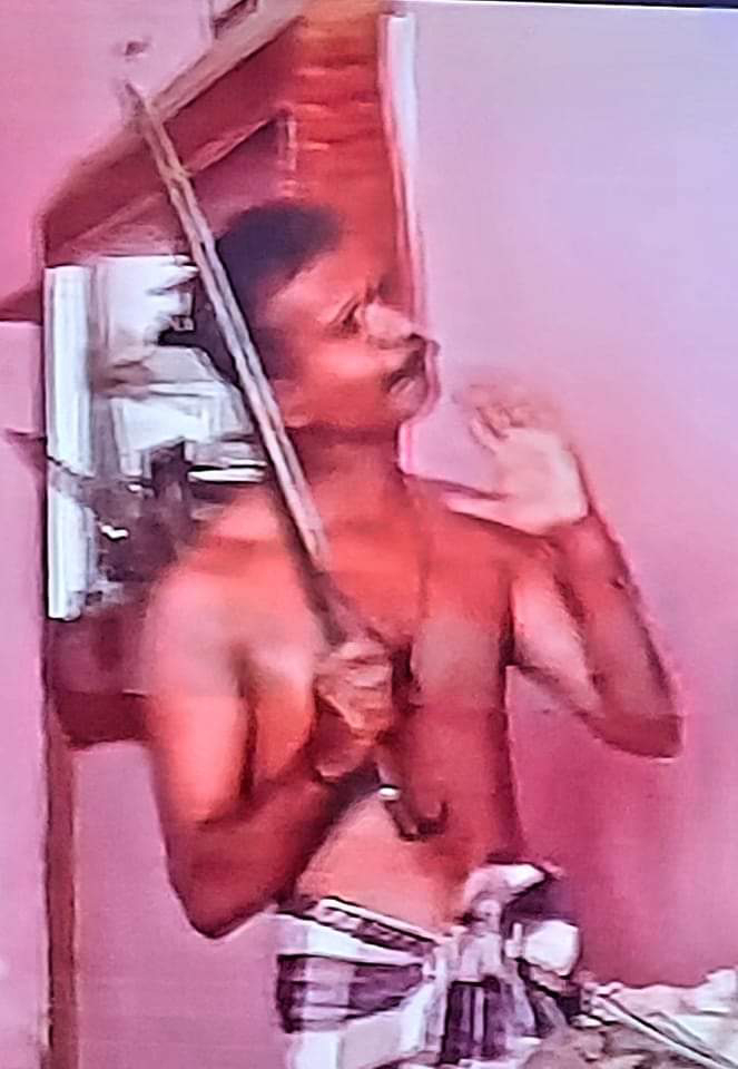 *വീണ്ടും അക്രമാസക്തനായി സജീവ് വടിവാളും നായയുമായി അക്രമം*