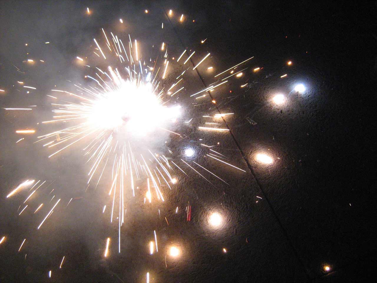 https://blogger.googleusercontent.com/img/b/R29vZ2xl/AVvXsEjQXjIuB9-Rli8ZS8BZ60wiJL8bvF8G7iMdW_5tlL1KPjGBoqsxYP7JRO8CVtQVwXIgjsBgqm40HNibdPhh48ZNbjfAOKPcpJqiKVoPod6qhISVVbpzTpYcsgb7CQJw6AC088UzXMrC8jk/s1600/Diwali+fireworks+wallpapers+3.jpg