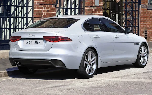 Novo Jaguar XE 2021