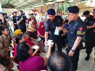 Himbauan Isue Convid 19 dan Sosialisasi kebersihan, Brimob Batalion C Pelopor Polda kunjungi Terminal Harjamukti Kota Cirebon