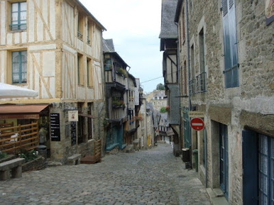 dinan