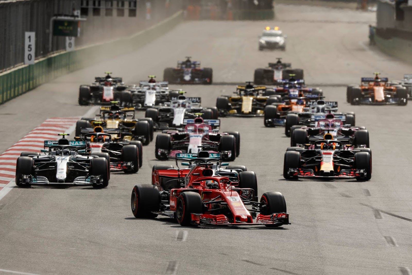 F1 Azerbaijan Hamilton Menangi Balapan Tersulit Di Baku Berita