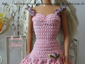 Barbie com Vestido de Festa de Crochê Modelo 2  Criação de Pecunia M. M. 4