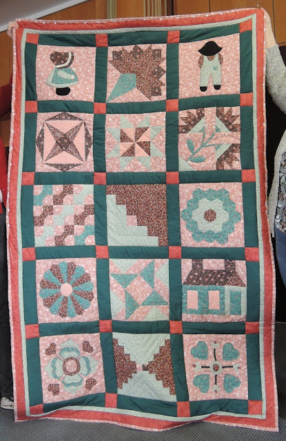 Quilt mit klassischen Blöcken