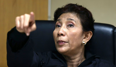 AGEN POKER - Heboh, Menteri Susi Makan Bakso Di Warung