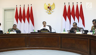 Rapat Terbatas (melalui Video Conference) mengenai Insentif Bagi Petani dan Nelayan Dalam Rangka Menjaga Ketersediaan Bahan Pokok, 28 Mei 2020, di Istana Merdeka, Provinsi DKI Jakarta