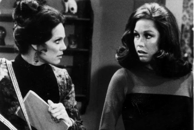 LABCOPY Mary Tyler Moore (right) and Valerie Harper starred in "The Mary Tyler Moore Show" in the 1970s.