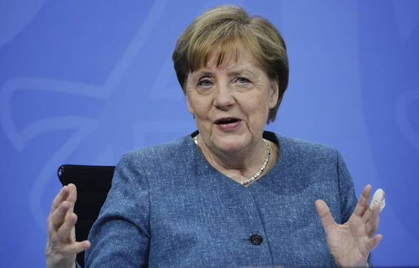 [FAKE OFF] Allemagne : « Six minutes d'applaudissement » pour le départ d'Angela Merkel ? Gare à ce message relayé des milliers de fois sur Facebook
