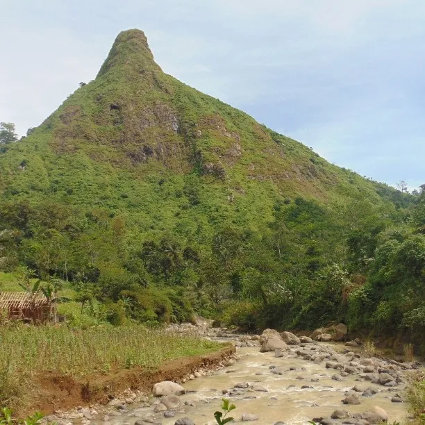 foto gunung batu jonggol bogor