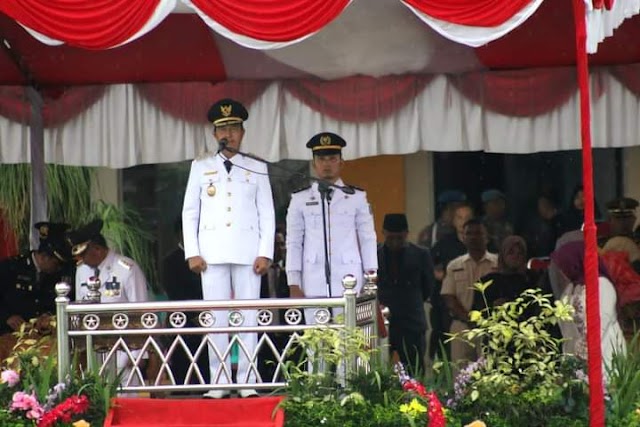 Wabup Risnawanto Bertindak Sebagai Irup pada Penurunan Bendera HUT RI Ke-78 Tingkat Kabupaten Pasaman Barat 