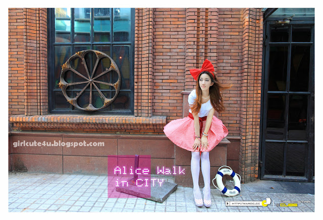 Alice-Walk-in-City-04-very cute asian girl-girlcute4u.blogspot.com