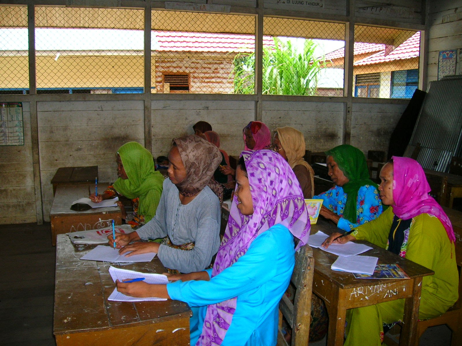 Kemaren di kelas ada warga belajar yang bertanya kenapa kita belajar bahasa Indonesia Apa manfaat mempelajari mata pelajaran Bahasa Indonesia
