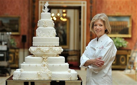 The final Wedding Cake delivered to Buckingham Palace