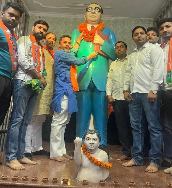 Gautam Buddha Nagar:  बाबा साहेब आंबेडकर जयंती की पूर्व संध्या पर भाजपा ने दीप जलाए व  मूर्ति पर स्वच्छता अभियान ..