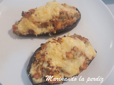 Berenjenas rellenas de puerro al microondas